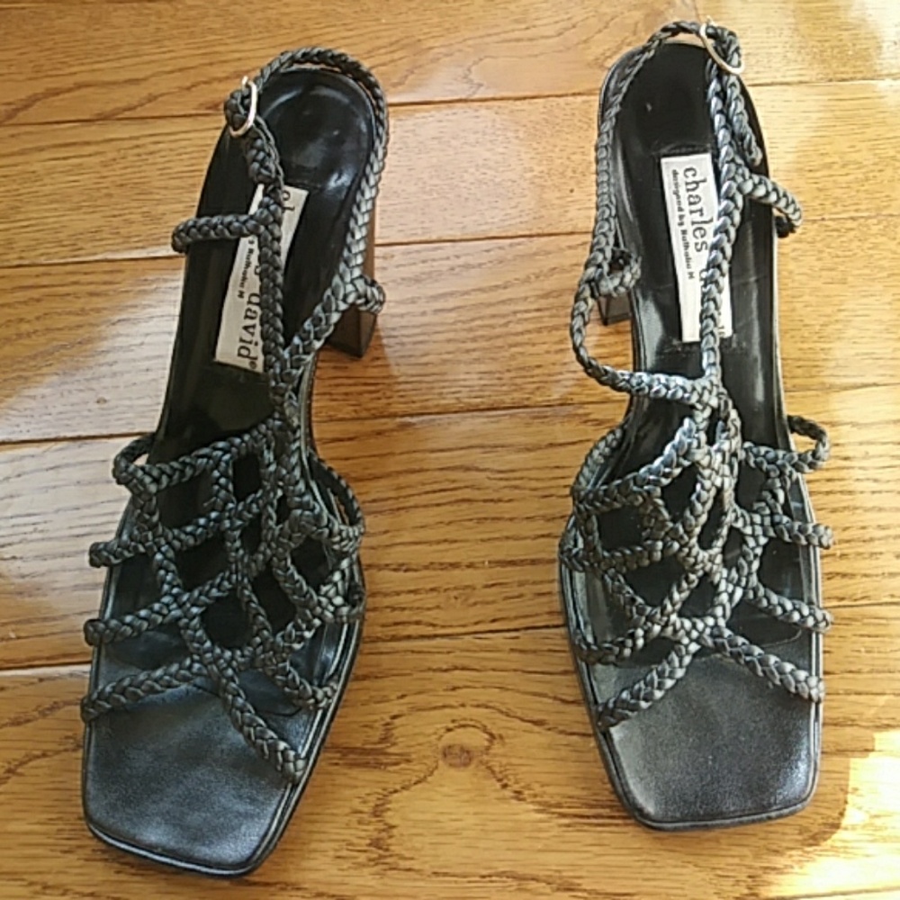 Women's shoes